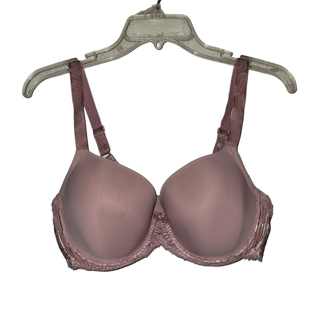 Wacoal pink bra sizes us 38 D. ^